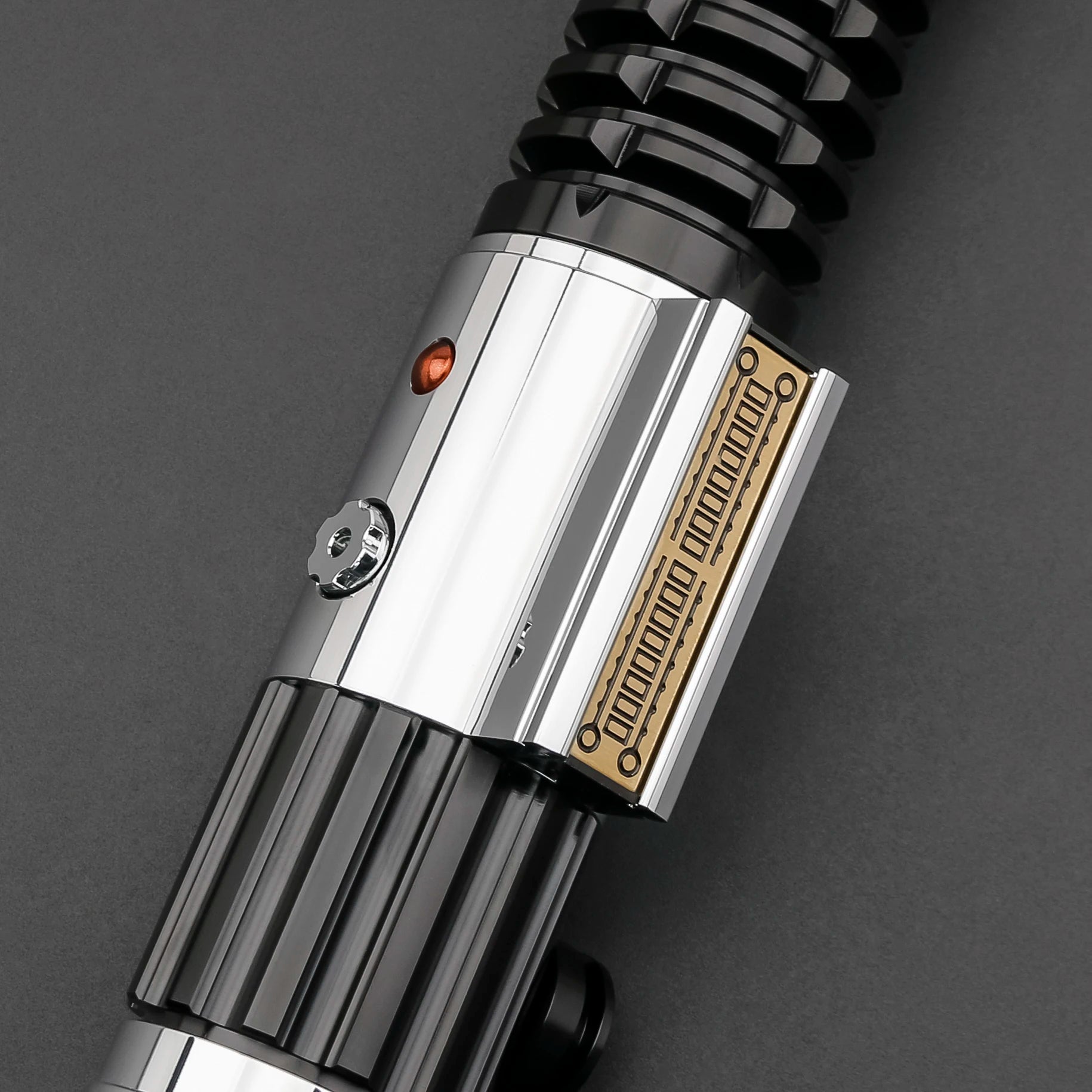 THE WISE WARRIOR LIGHTSABER - MASTER COLLECTION