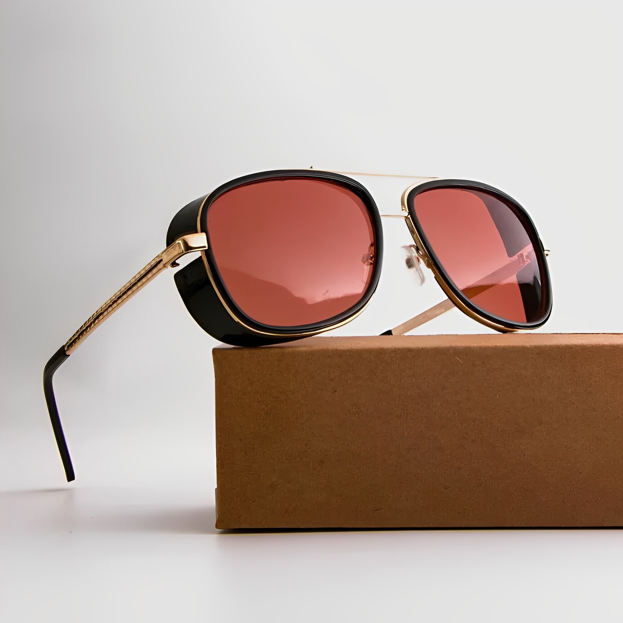 ICONIC TONY-STYLE GLASSES